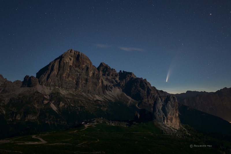 File:Cometa Neowise Tofane , Cortina d'Ampezzo. Dolomiti Unesco.jpg