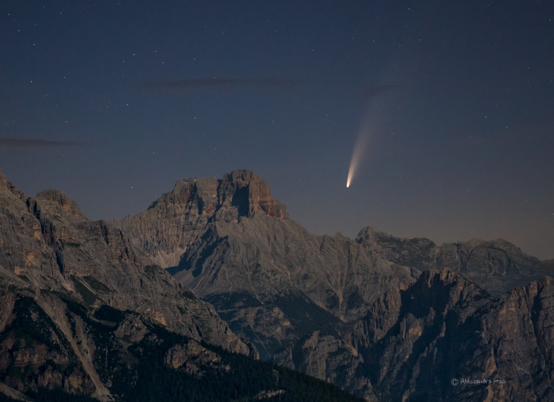 File:Cometa Neowise e la Croda Rossa d'Ampezzo. Dolomiti Unesco.jpg