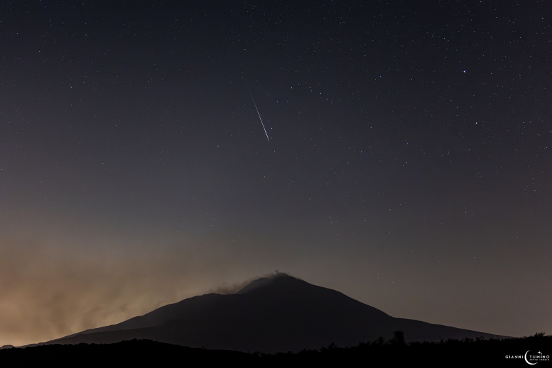 File:METEORA SULL'ETNA 25-07-2025 - Gianni Tumino.jpg