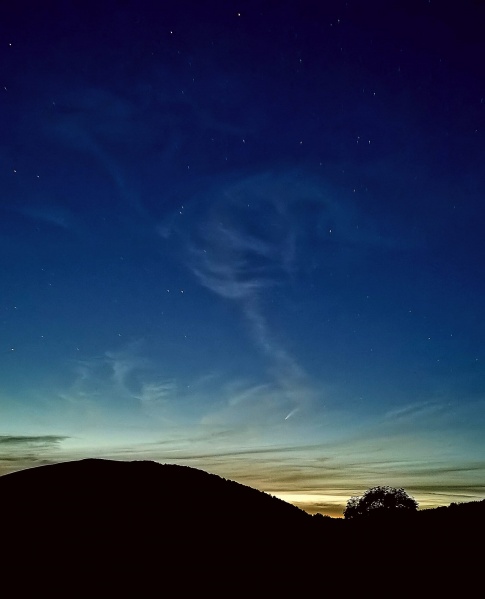 File:Tocchio cometa nuvole.jpg