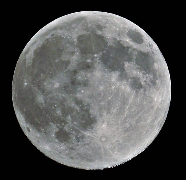 File:Ghione luna piena apr2020.jpg