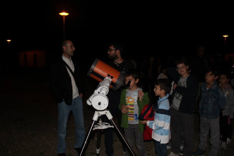 File:Notted luna 9.jpg